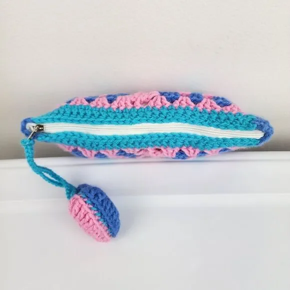 New Handcrafted Crochet Clutch Blue Pink Teal Case Granny Heart Crochet Charm - Picture 4 of 7